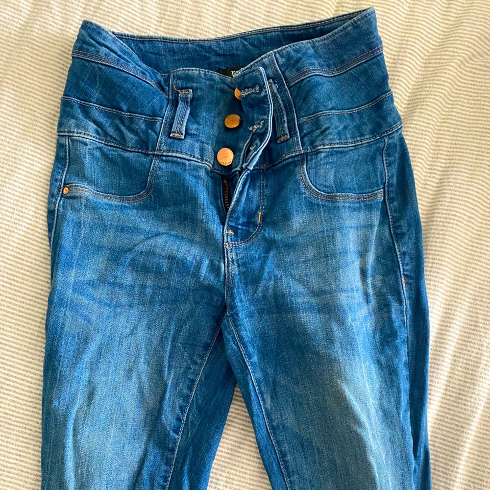 High waisted jeans